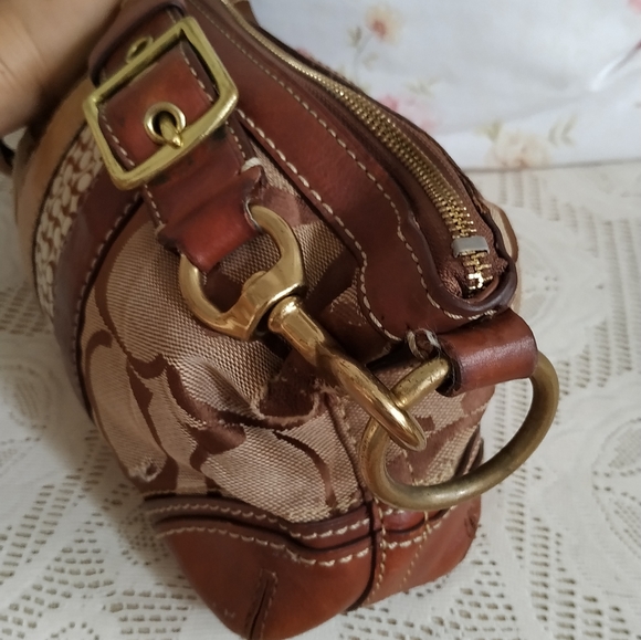 COACH Coach 10538 Signature Shoulder Bag (Used) - Picture 7 of 12